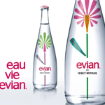 Лимитированная серия бутылок воды Evian от Исси Мияки 