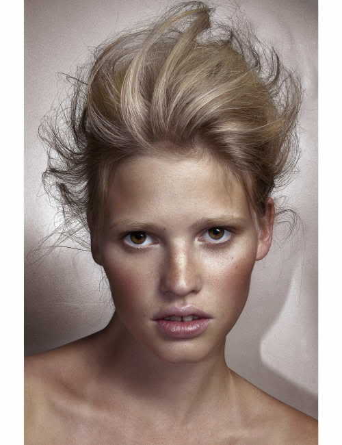 Lara Stone for Louis Vuitton Spring/Summer 2010 Ad Campaign
